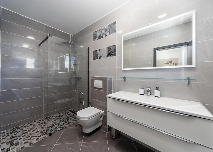 Royal House 1 * Pašman