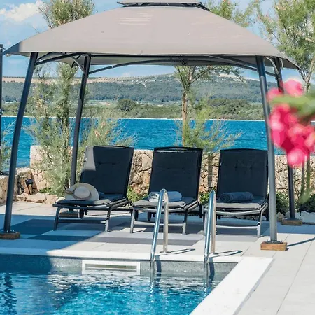 Royal House 1 * Pašman