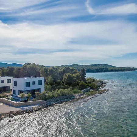 Royal House 1 * Pašman